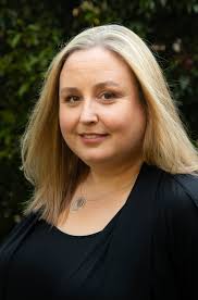 Kellie Winter's Instagram, Twitter & Facebook