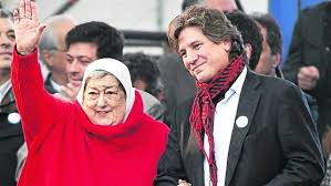 A tono con la actitud del gobierno, que se distanció de los hermanos sergio y pablo schoklender, hasta hace poco con fuerte presencia en madres de plaza de mayo, la titular de la asociación, hebe de bonafini, apuntó también contra ellos, a los que calificó de estafadores y traidores. Hebe Se Enojo Y Echo Al Hombre De Boudou En Las Madres Expediente Politico