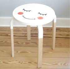 Furs Kinderzimmer Habe Ich Den Ikea Hocker Frosta Gepimt Jetzt Werden Die Kids Immer Von Muden Aufen Angelachelt Ikea Diy Ikea Hack Kids Room