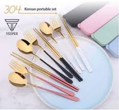 Beli sendok garpu sumpit set online berkualitas dengan harga murah terbaru 2021 di tokopedia! Sendok Garpu Sumpit Korea Stainless Set 304 Gold Series Color Handle 304 Goldblack Pake Box Terbaru Juli 2021 Harga Murah Kualitas Terjamin Blibli
