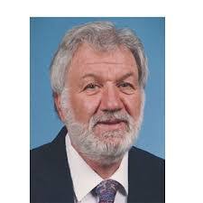 Andrew Holliman's Instagram, Twitter & Facebook