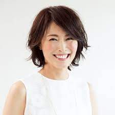 不器用でもできる アラフォーのための華やか くるりんぱ アレンジを動画で解説 40代のヘアアレンジ ファッション誌marisol マリソル online 40代をもっとキレイに 女っぷり上々 ヘアスタイリング ボブヘア ショートボブのヘア