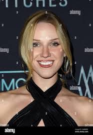 Elizabeth Posey's Instagram, Twitter & Facebook