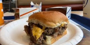 There are 290 calories in 2 sandwiches (90 g) of white castle hamburger. A Different Kind Of Regret Trying White Castle S New Impossible Slider Ars Technica