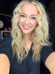 It's crazy hair day at the station ... okay maybe just for me. 😉 Let's  make it a wonderful Friday Eve. 🙌🏼