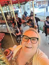 Lee Dewey's Instagram, Twitter & Facebook