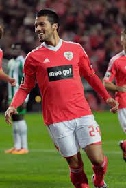 Liverpool have reportedly been offered the chance to sign valencia defender ezequiel garay, but have turned down the opportunity, claims journalist romano. Ezequiel Garay Wikipedia La Enciclopedia Libre