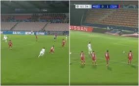 Clarkson loses the ball on the edge of the midtjylland penalty area following a liverpool corner and the hosts attack on the break. Zzpoion T9vepm