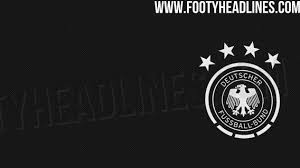 Eine besonderheit ist an den ärmeln zu finden, denn diese schließen in den farben schwarz, rot und gold in anlehnung an die deutsche. Fussball Em Neues Deutschland Trikot Geleakt Dfb Team Im Stealth Look