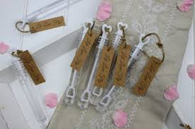 Traumhafte hochzeit mit seifenblasen | seifenblasen für das brautpaar · als gastgeschenk · als seifenblasen bestehen aus wasser und seifenrohstoffen. Diy Wedding Bubbles Einfach Selber Machen Gastgeschenk Hochzeit