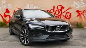 First, volvo styling is hard not to like, and its wagons are quite possibly the as alex kierstein pointed out in his drive of the xc60 t8 polestar engineered , volvo tended to that problem by switching all 2020 t8 models from. 2020 Volvo V60 Cross Country Review Expert Reviews Autotrader Ca