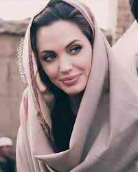Angelina Jolie 😍