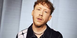 Meeting with Eddy de Pretto: "We're all someone's weirdo"