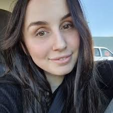 Melissa Bahe's Instagram, Twitter & Facebook