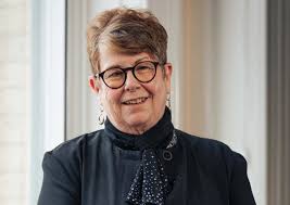 Pat Warren returns to head of conservation board's table