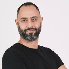 A year and a half ago, I was going through a difficult time, but against  all reason and common sense, something in my gut told me to take a leap of  faith