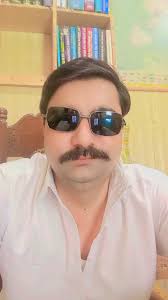 ڈھونڈنے والوں ڪا معیار خدا جانے مگر شہر میں اچھے گنہگار بھی مل جاتے ہیں