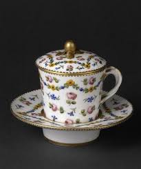 Reunion Des Musees Nationaux Grand Palais Tasses A The Vintages Vaisselle Ancienne Tasse De The