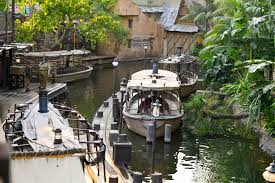 This summer, join dwayne johnson and emily blunt on the adventure of a lifetime. Disneyland S Jungle Cruise Lacks One Thing Walt Disney Really Wanted Live Animals Orange County Register