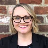 90+ perfiles de «Emily Muniz»