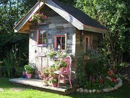 cabane de jardin moderne et fonctionnelle plus de 25 photos chalet de jardin habitable cabane jardin jardin moderne