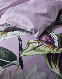 Essenza Filou Bettwasche Blumen Pfingstrosen Tulpen Lila In 2020 Bettwasche Blumen Wendebettwasche Und Bettwasche Lila