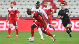Der erstligist antalyaspor ist einer der wenigen klubs, der in der gewinnung und vermarktung von solarstrom tätig ist. Turkei Viererpack In 37 Minuten Ex Bundesliga Profis Sam Orgill Schlittern In Debakel Sky Sport Austria