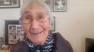 Tennis legend Dame Ruia Morrison 'stoked' at sharing Wimbledon history with  Lulu Sun