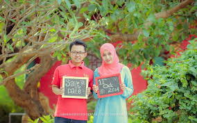Entdecke rezepte, einrichtungsideen, stilinterpretationen und andere ideen zum ausprobieren. Konsep Prewedding Islami Berlatar Masjid 64 Foto Prewedding Muslim Outdoor Unik Ayeey Com