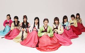 16 Gorgeous Female K Pop Idols In Hanbok Girls Generation Hanbok Girl