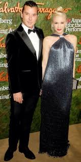 Gwen Stefani Looking Gorgeous At 44 And Pregnant With Baby 3 Famosas Embarazadas Famosos Embarazo