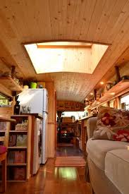 Vivre Dans Un Yellow School Bus Hello Caravane Maison Autobus Scolaire Maisons Minuscules