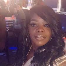 Denise Peppe's Instagram, Twitter & Facebook