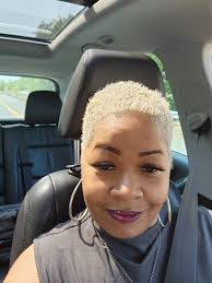 Jeannette Oliver's Instagram, Twitter & Facebook