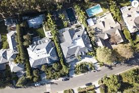 Laeticia hallyday a commencé son processus de deuil et a pris de grandes décisions de vie, comme celle de partir vivre à los angeles. Exclusif Les Flammes Se Rapprochent De La Maison De Laeticia Hallyday A Pacific Palisades Le 9 Novembre 2018 L Incendie Le Plus Meurtier De La Californie Dep Purepeople