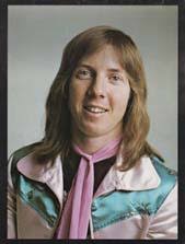 Les Hall's Instagram, Twitter & Facebook