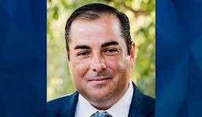 HUSBAND FINDS WIFE DEAD AT BOTTOM OF STAIRS, GOES ON BEER RUN