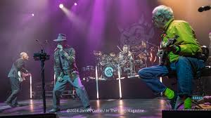 In The Loop Magazine – After More Than Two Decades Away Alt Rockers Porno  For Pyros Reunite With Tour Stop In Chicago