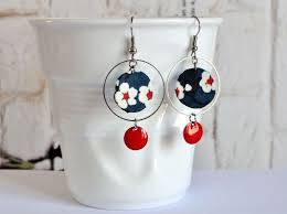 Boucles D Oreilles Liberty Tissu A Fleur Bleu Idees De Bijoux Bijoux Boucles D Oreilles Creation Bijoux