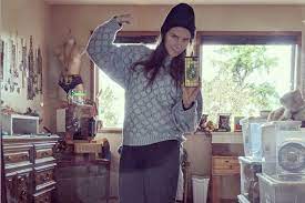 We did not find results for: Amanda Knox Puts On Old Prison Uniform As She Preps For Wedding