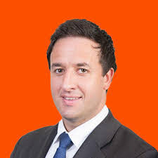 Andrew Perrett's Instagram, Twitter & Facebook