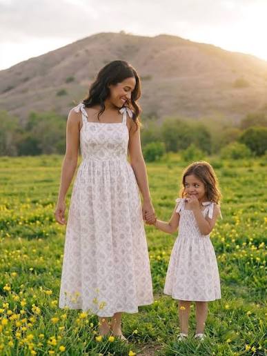 Caption ideas to post tomorrow on the first day of Spring 🌸:⁠ ⁠ - Here  comes the sun ☀️⁠ - Spring has sprung 🌸⁠ - Girls just wanna have sun 🌻⁠ -