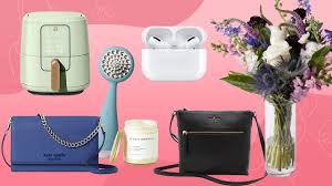 Same day flower delivery to all major canadian cities. Mother S Day Gift Guide Flower Delivery Fashion Beauty And More Entertainment Tonight