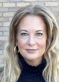 Jennifer Stilwell's Instagram, Twitter & Facebook