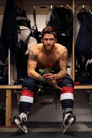 Bachelor sverige där en eller två eftertraktade ungkarlar söker efter sitt livs kärlek har gått i fem säsonger på sjuan och tv4 play. Simon Hermansson Bachelor 2019 I Tv4