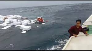 Kapal berpenumpang 8 orang hilang di perairan wasir maluku. Kapal Tenggelam Di Karimunjawa Begini Detik Detik Penyelamatan Abk