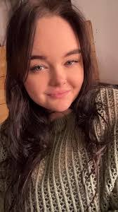 Laurel Dixon's Instagram, Twitter & Facebook