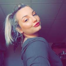 Stream Savannah Webb music