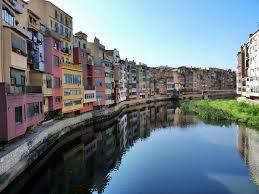 The city had an official population of 101,852 in 2019. Girona Tipps Und Ein Paar Kleine Geheimisse
