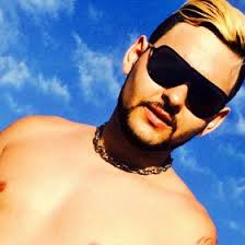 Profil de Ray Mora (leksiar)